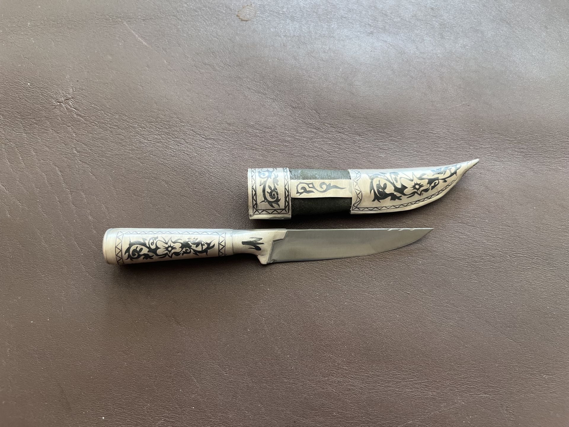 BABAKALE İŞÇİLİKLİ GÜMÜŞ BIÇAK